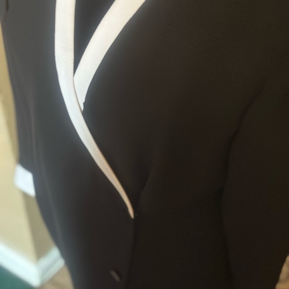 Gorgeous, suited dress full length with a kick opening - Picture 2 of 6